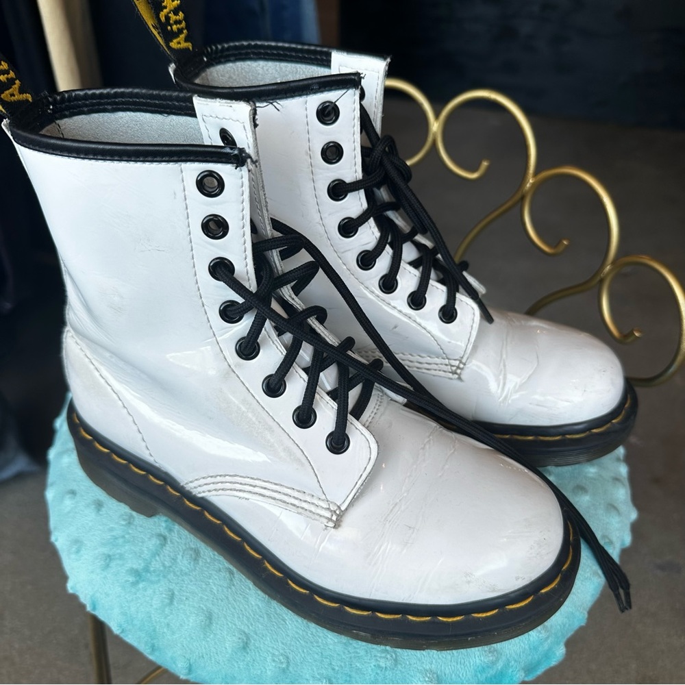 dr martens vintage patent white leather size US 6